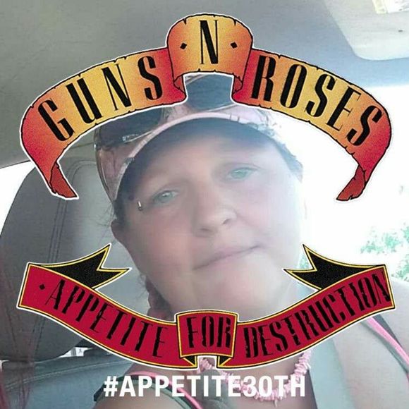 Meet your Posher, Cynthia - Picture 1 of 1